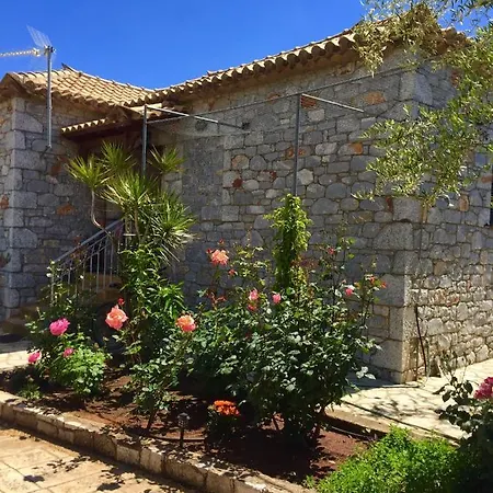 בית נופש Mouses Apartments-kardamyli קרדמילי