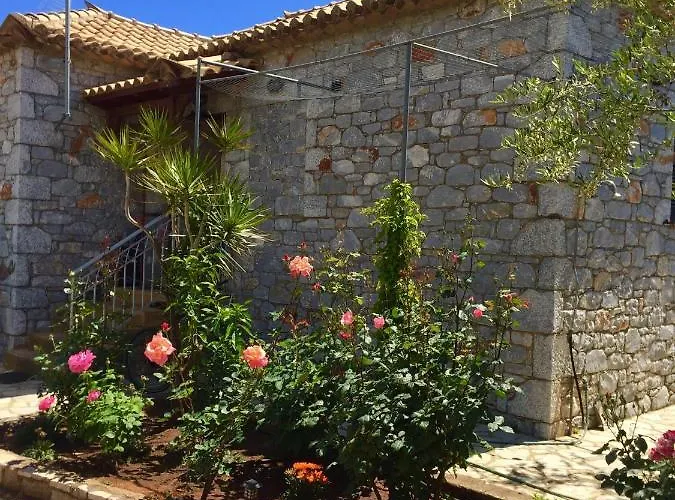 Дом отдыха Mouses Apartments-kardamyli Кардамили